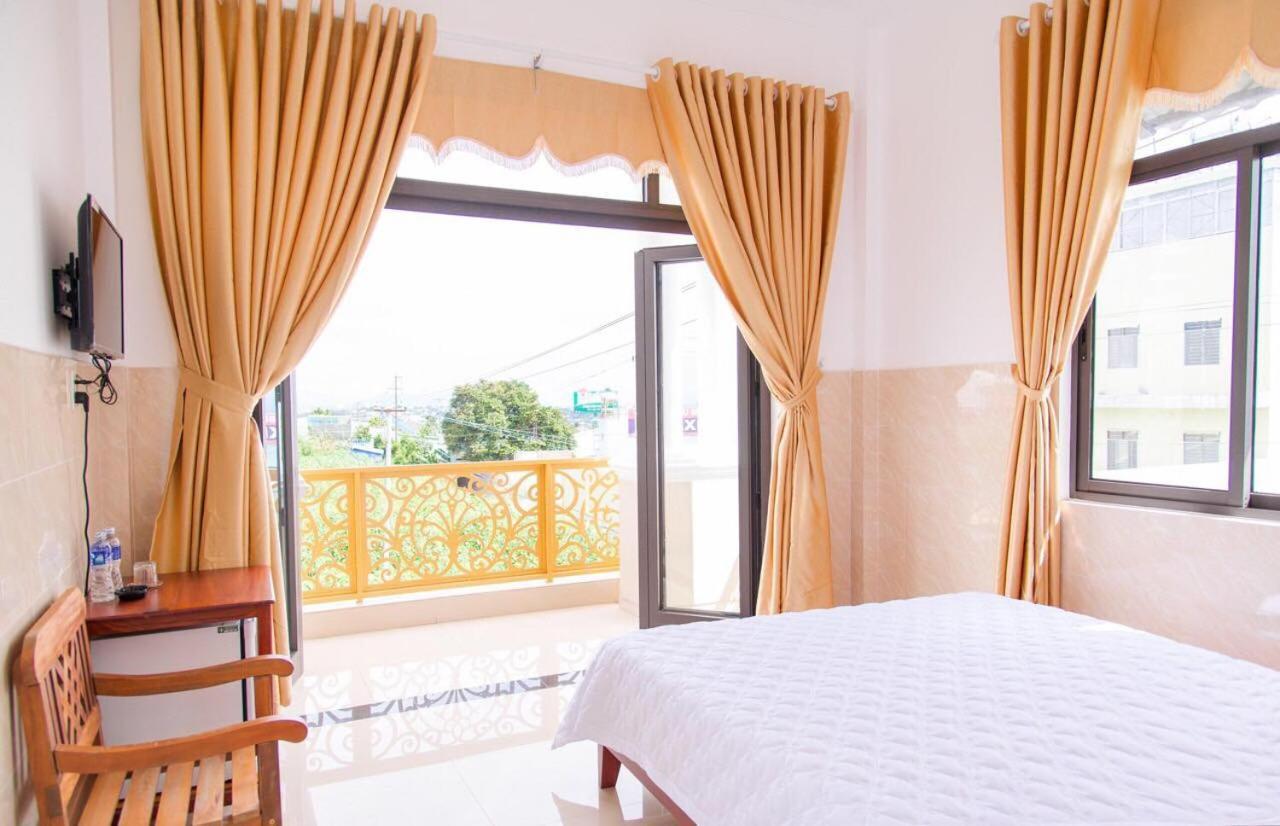 Thu Hien Hotel Pleiku - By Bay Luxury Plei Holang 外观 照片
