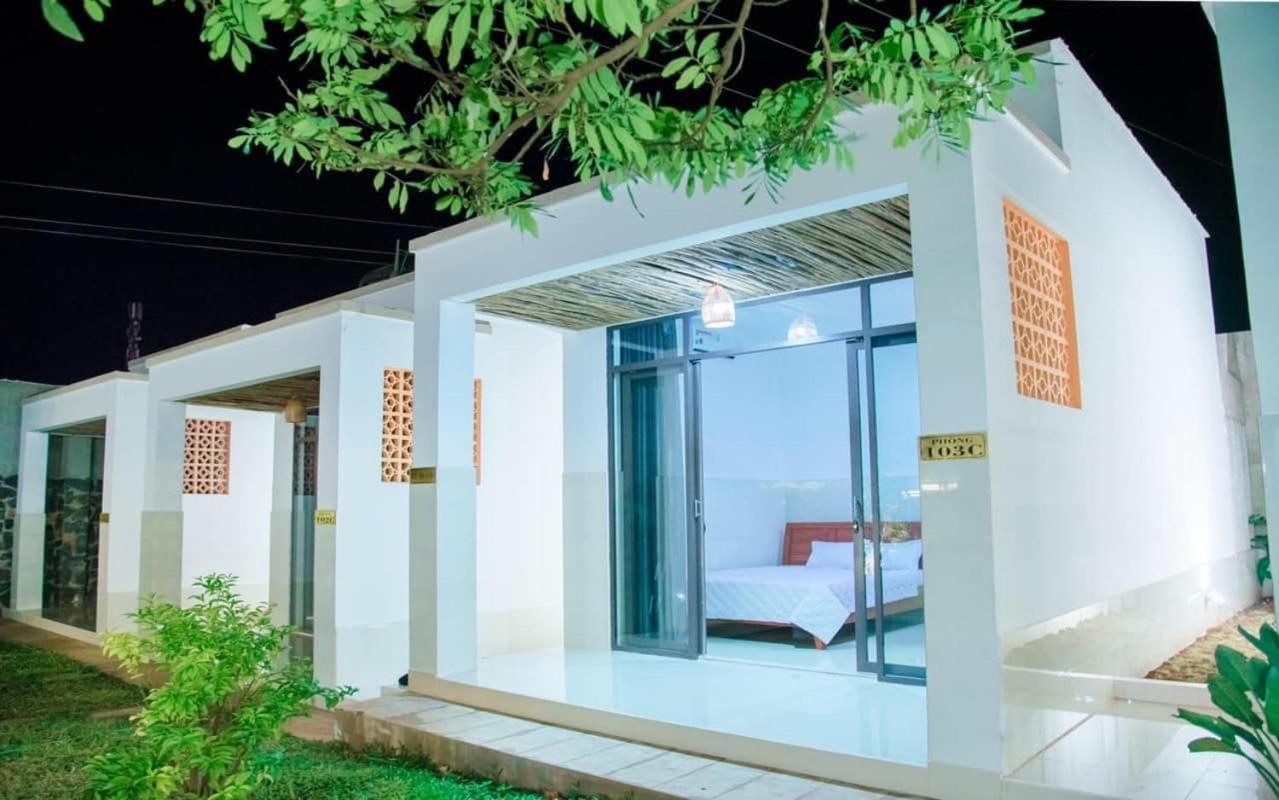 Thu Hien Hotel Pleiku - By Bay Luxury Plei Holang 外观 照片